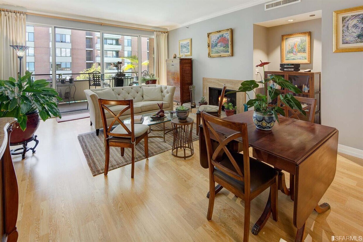 Primary Photo - 101 Lombard St