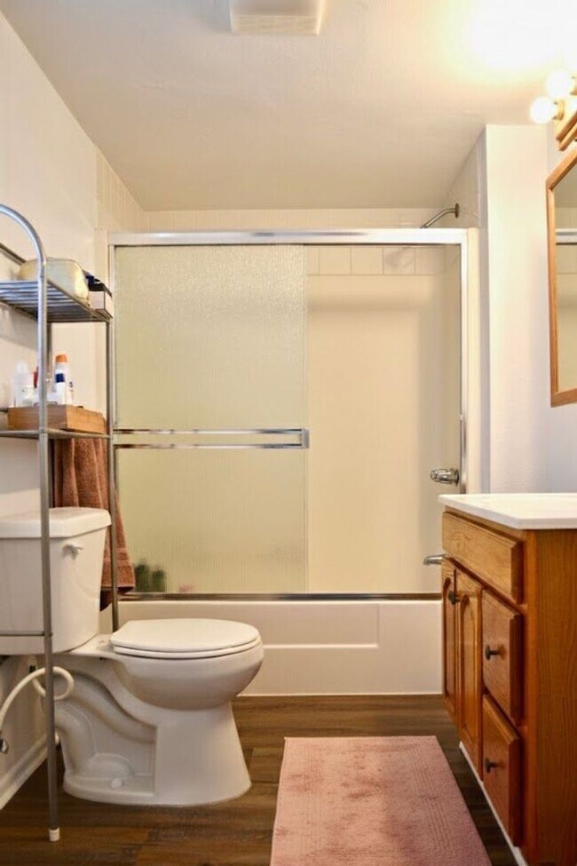 Foto del edificio - 721 W 32nd St