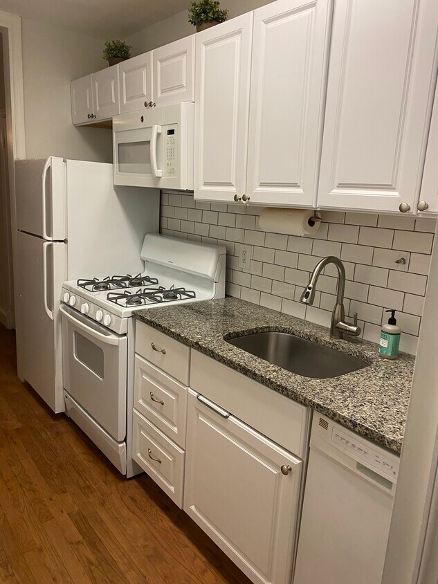 Kitchen - 2225 40th Pl NW