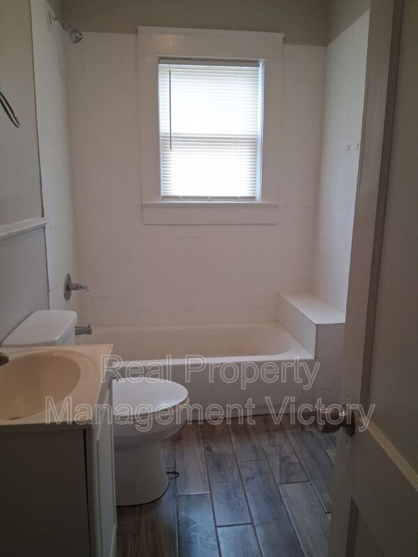 Foto del edificio - 7017 Division Ave