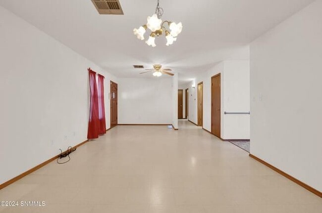 Foto del edificio - 940 E Court Ave