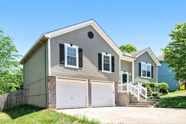 Building Photo - 1508 NW Nolan Dr