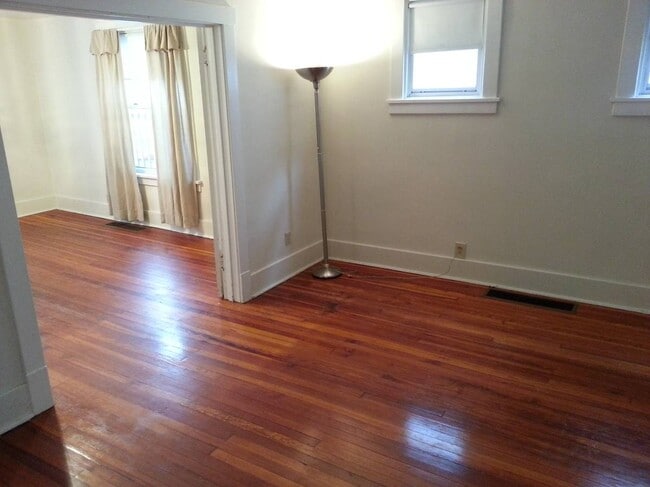 Foto del edificio - 1715 Woodmont Ave