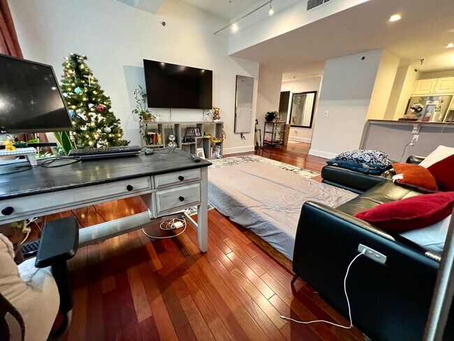 Foto del edificio - Stunning 1-Bedroom Condo at the Ellington ...