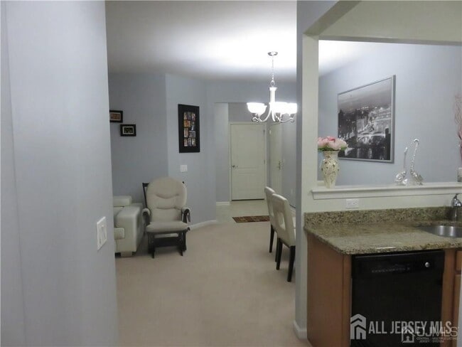 Foto del edificio - 2221 Edward Stec Blvd