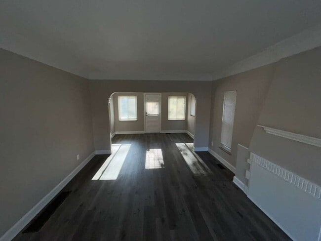 Foto del edificio - Beautiful Renovated Colonial