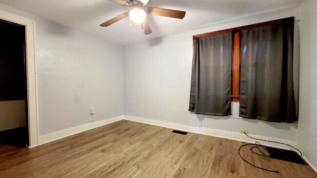 Foto del edificio - 1202 W 7th St