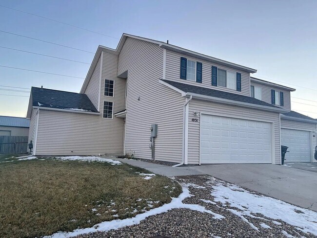 Foto del edificio - 1031 Meadow Ln