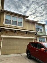 Building Photo - 1620 Bryant Dr