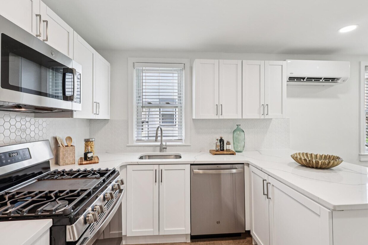 Foto principal - 2337 Haverford Rd