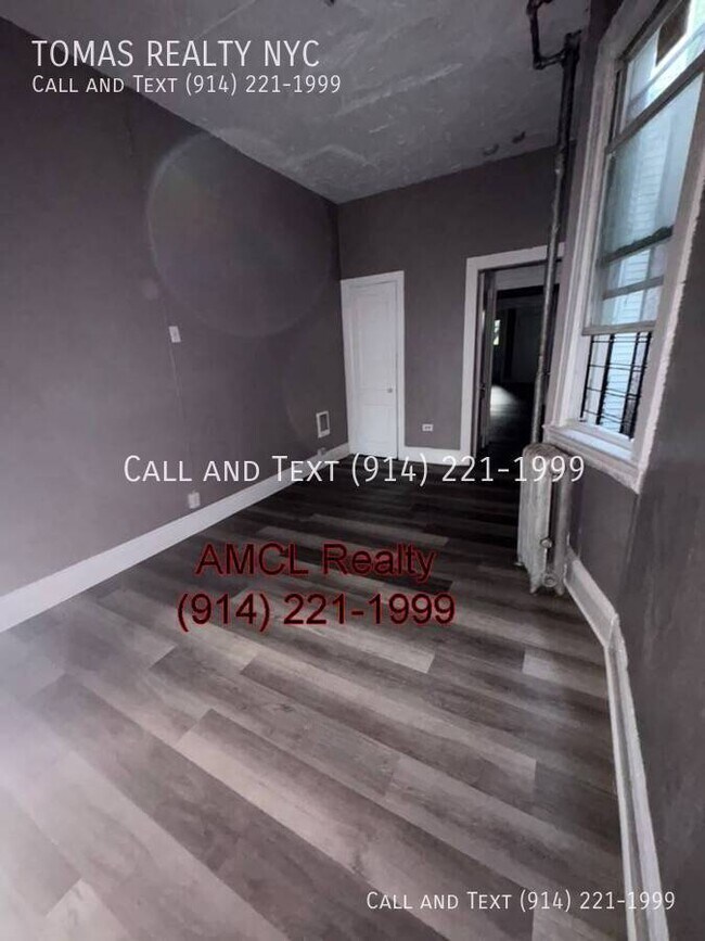Foto del edificio - 165 E 3rd St