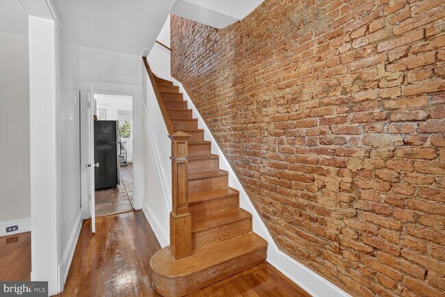Foto del edificio - 623 Farragut St NW