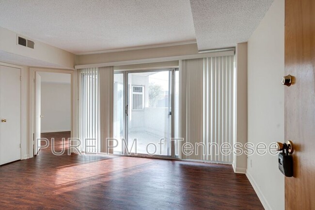 Foto del edificio - 900 19th Ave S