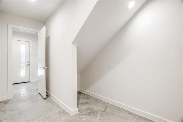 Foto del edificio - 2180 Bennett Ave