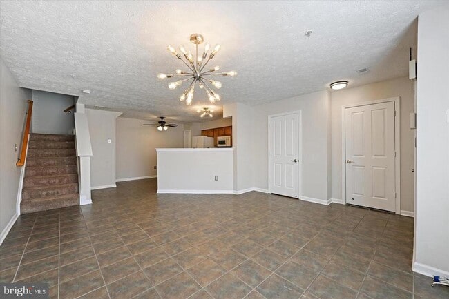 Building Photo - 1817 Triple Feather Rd