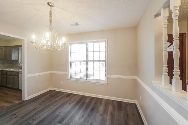 Foto del edificio - 6525 Bald Cypress Cove