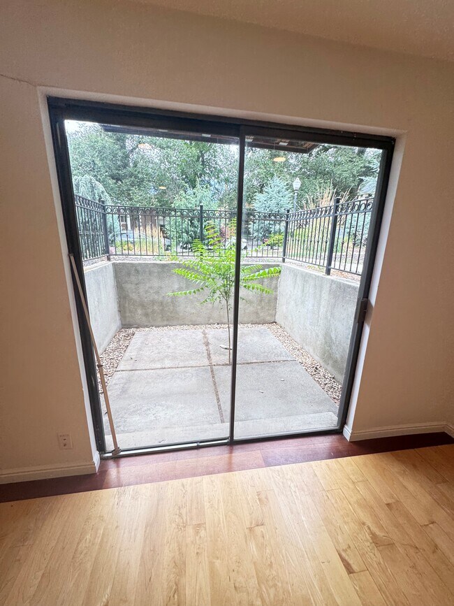 Building Photo - 120 G St