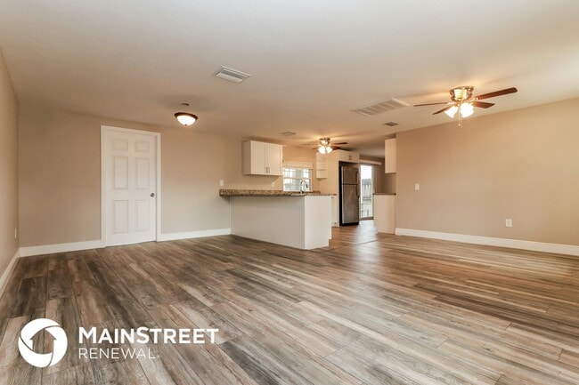 Building Photo - 3919 Claremont Dr