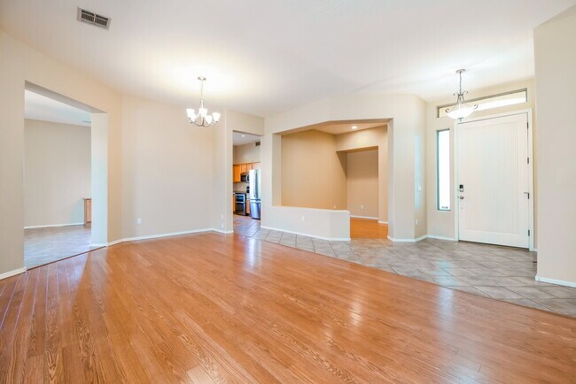 Foto del edificio - 1714 S Colonial Dr