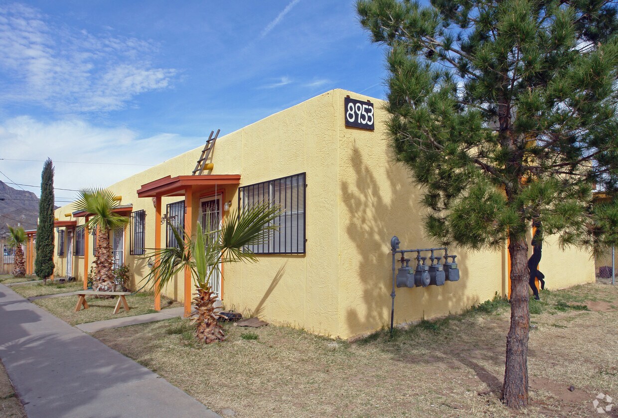 Foto principal - 8949-8953 Herbert St