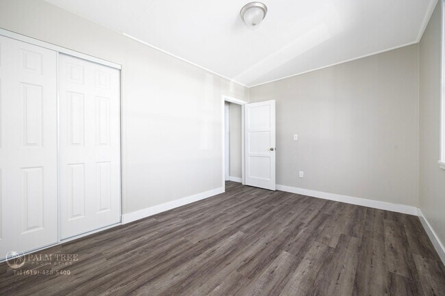 Building Photo - 4515-17 Hilltop Dr