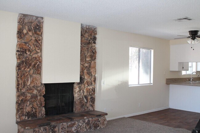 Building Photo - 437 E Ave Q7