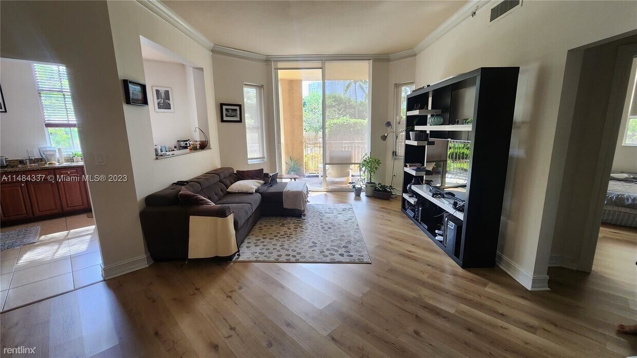 Primary Photo - 2 br, 2 bath Condo - 3001 NE 185th St Apt 135