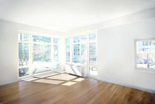 Building Photo - 55 Thompson St