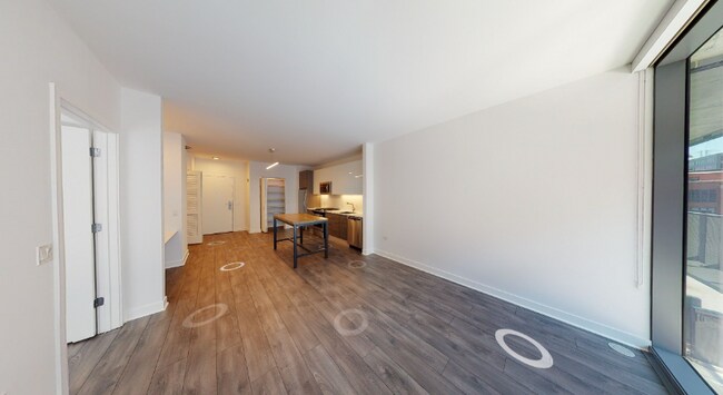 Foto del edificio - 226 W Hubbard St