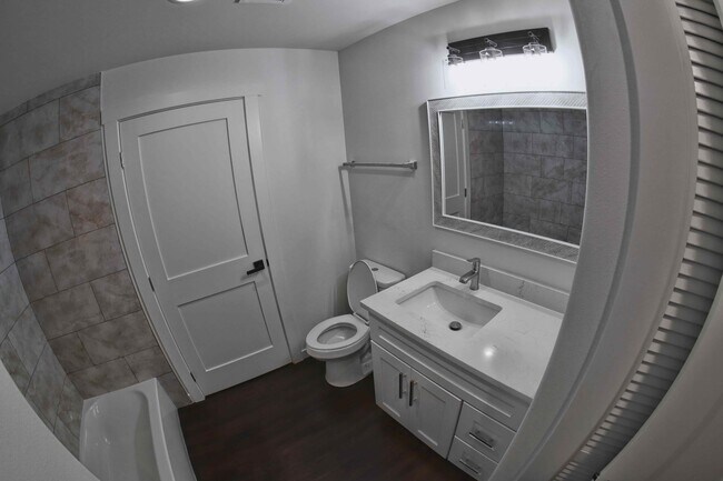 Foto del edificio - 4609 E C St