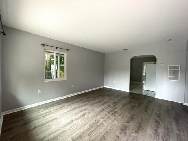 Building Photo - 2 Bedroom Plus Office/Den Bradenton Home F...