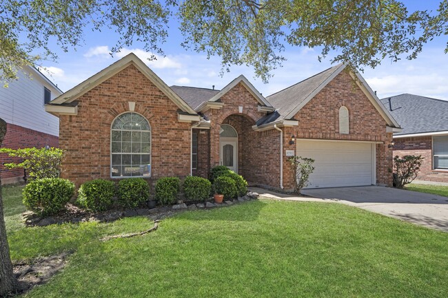 Building Photo - 17215 Fernchase Ct