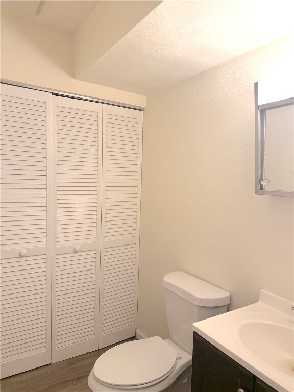 Foto del edificio - 822 White Oak Dr