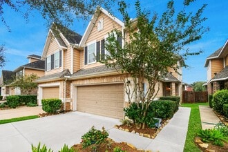 Building Photo - 2202 Waterford Park St