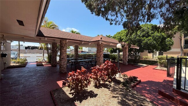 Foto del edificio - 3901 SW 109th Ave