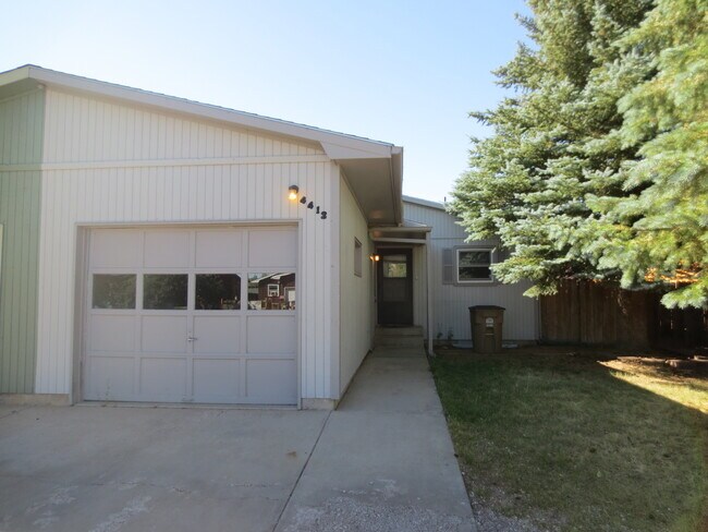 Building Photo - 4412 Comanche Dr