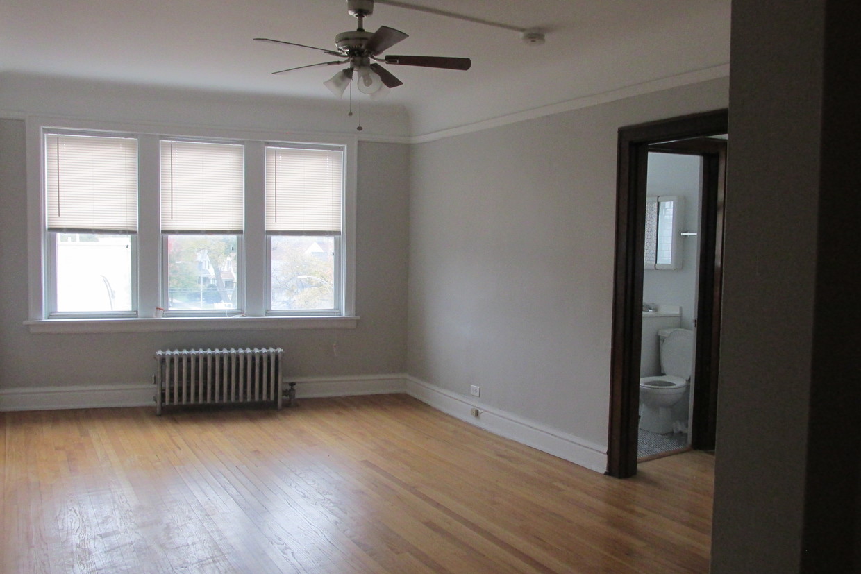 Primary Photo - 7542 Adams St