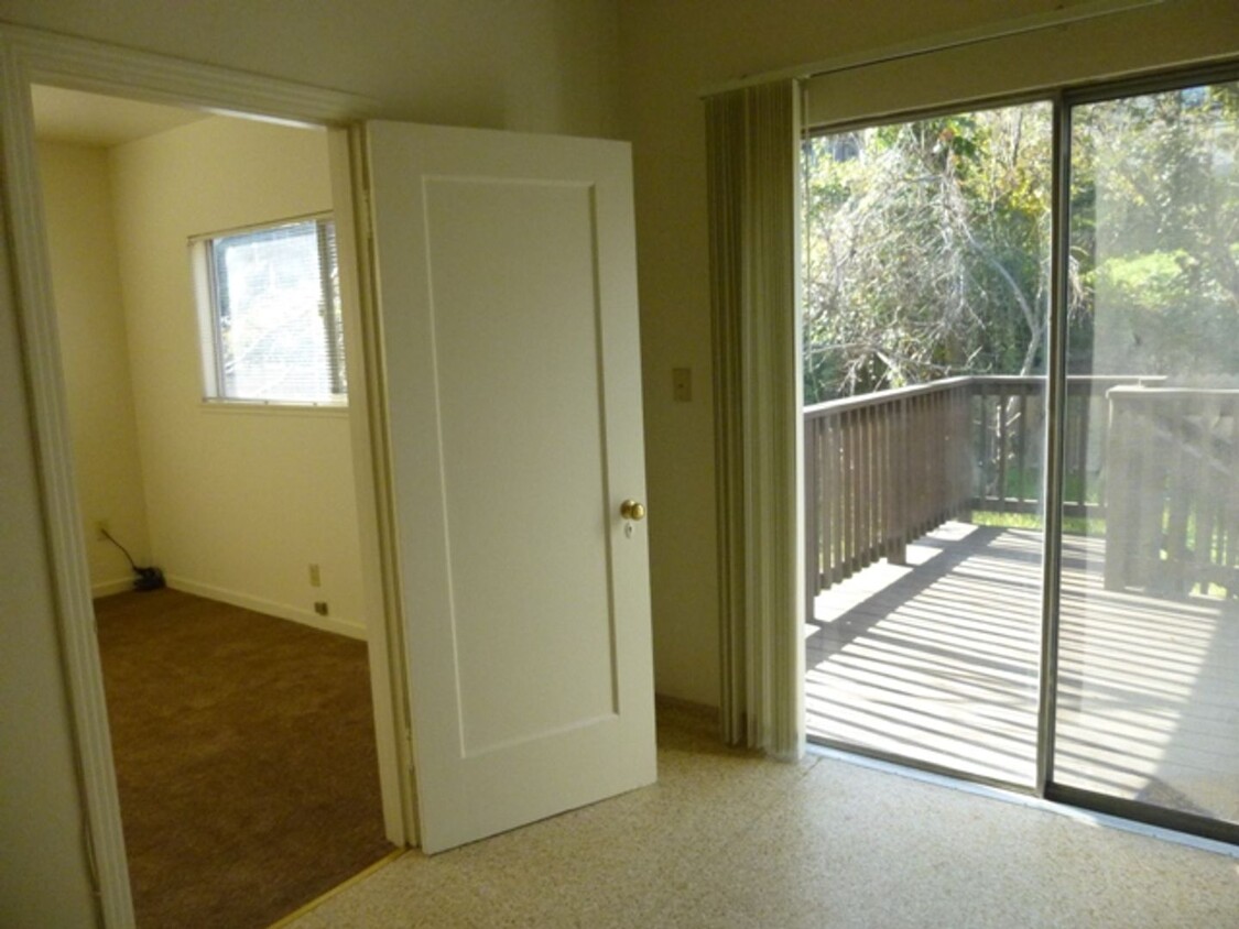 Primary Photo - 3711 Grand Ave