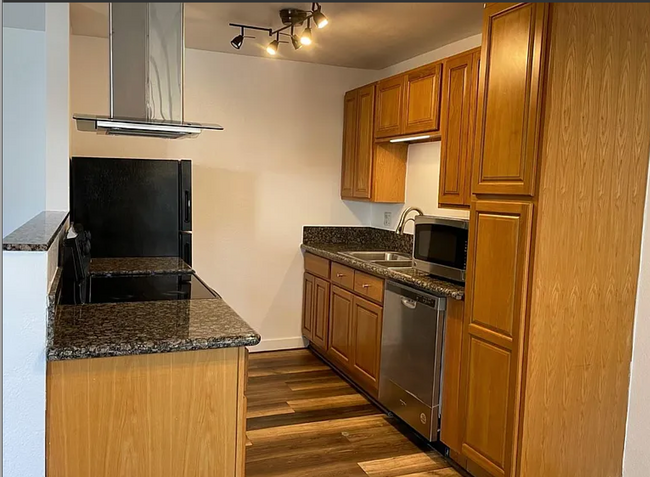 Foto del edificio - 9586 Carroll Canyon Rd