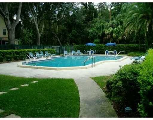 Building Photo - 601 Bainbridge Dr