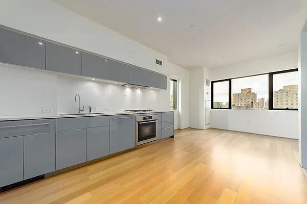 Foto principal - 123 Third Avenue