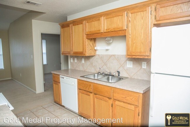 Foto del edificio - 215 Janelle Dr