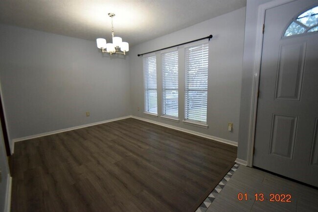 Building Photo - 10506 Sagerock Dr