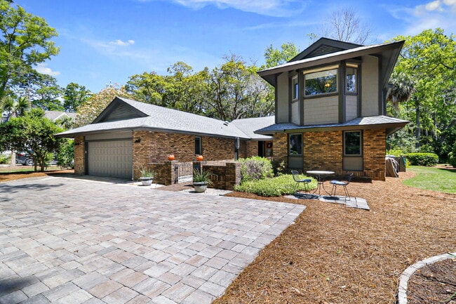 Building Photo - 1 Angel Wing Dr