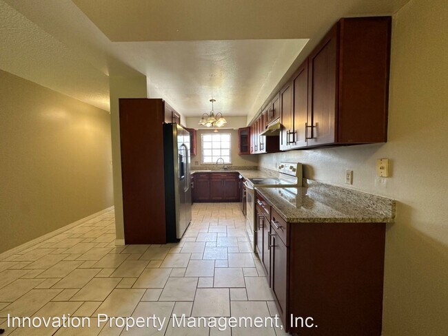 Foto del edificio - 3 br, 2 bath House - 811 Glastonbury Drive