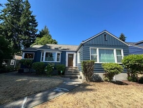 Building Photo - 6233 36th Ave NE