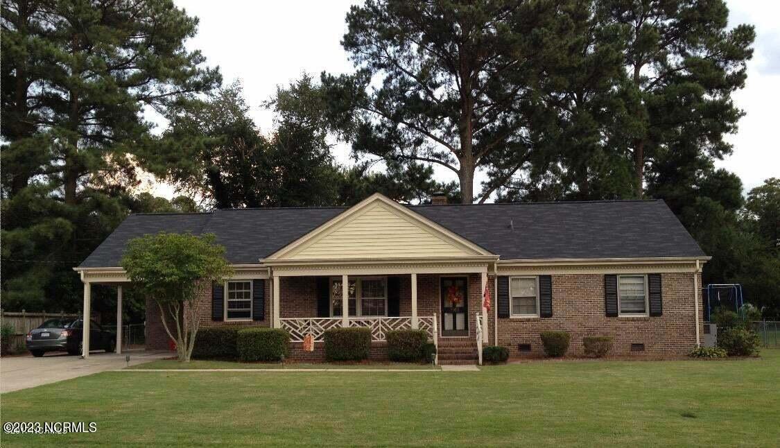 Primary Photo - 1903 Oakdale Dr W