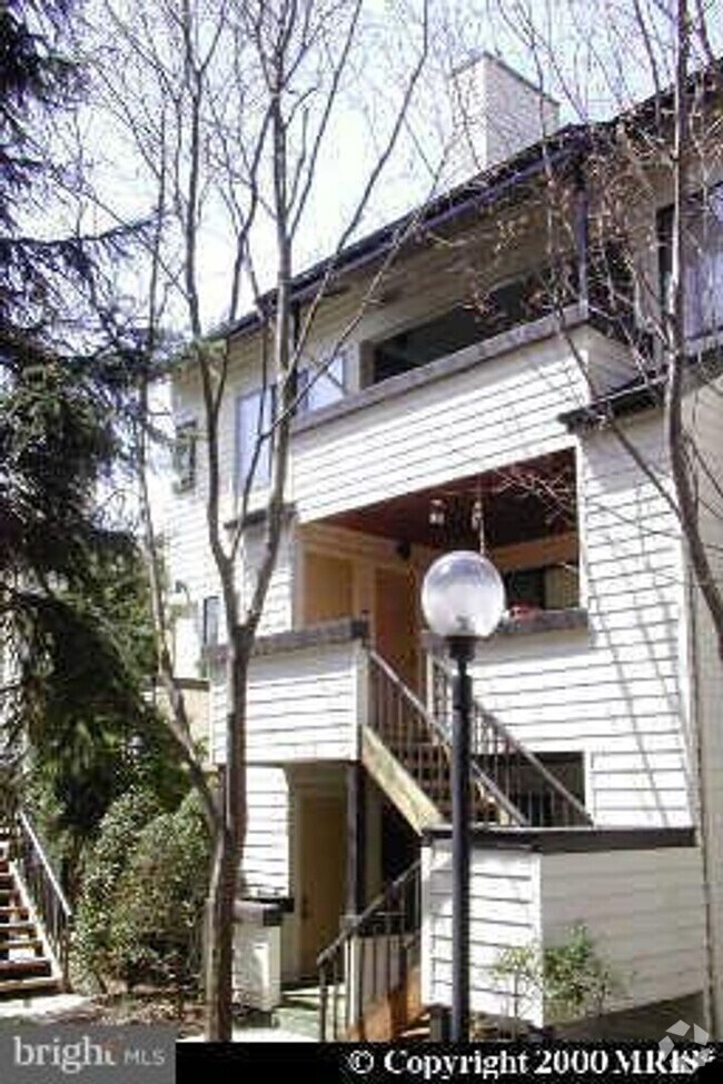 Building Photo - 10048 Hellingly Pl