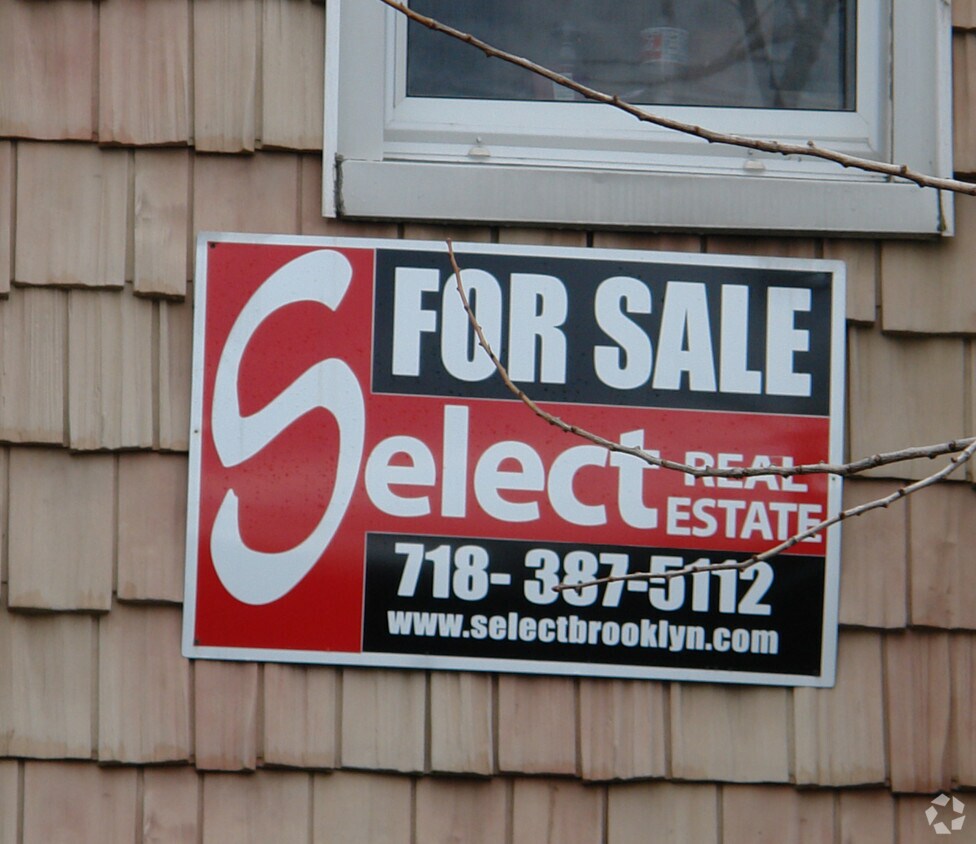 Building Photo - 212 Devoe St