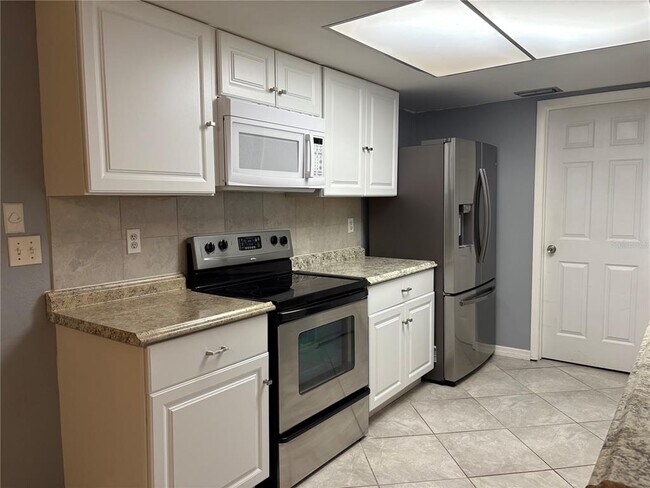 Foto del edificio - 1529 Larkin Rd